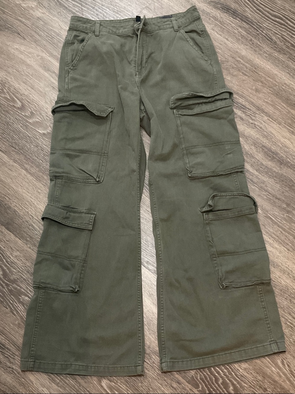 H&M Olive Cargo Pants with Multiple Pocket Panels